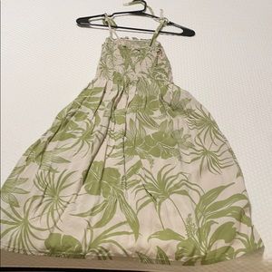 Beautiful Hawaiian olive summer smock dress